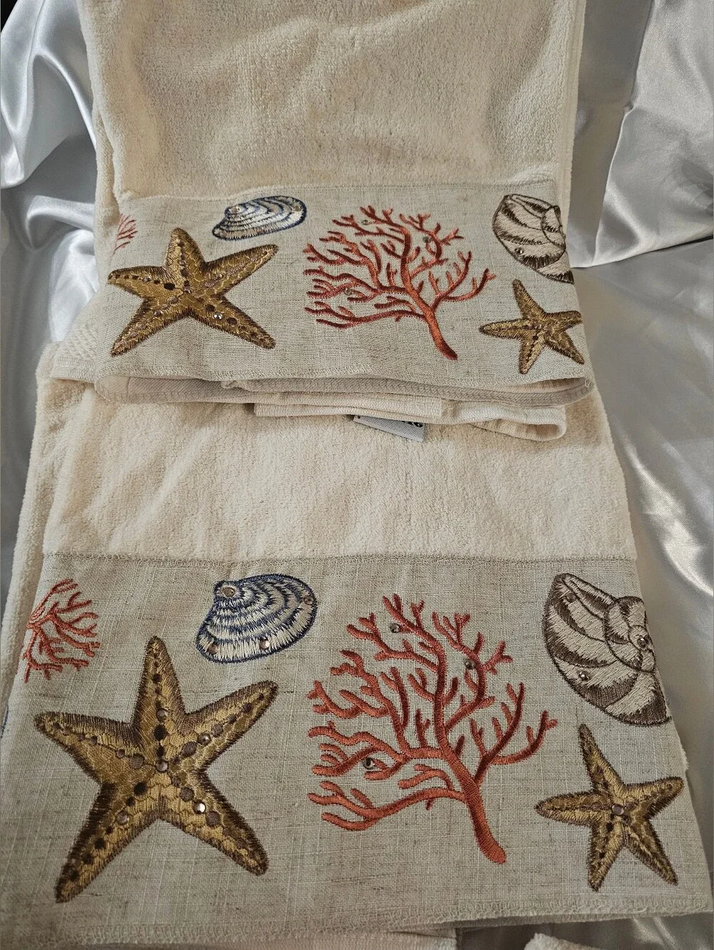 Avanti Sea Treasure Ivory Embroidered Embellished 8 Pc Towel Set Coastal